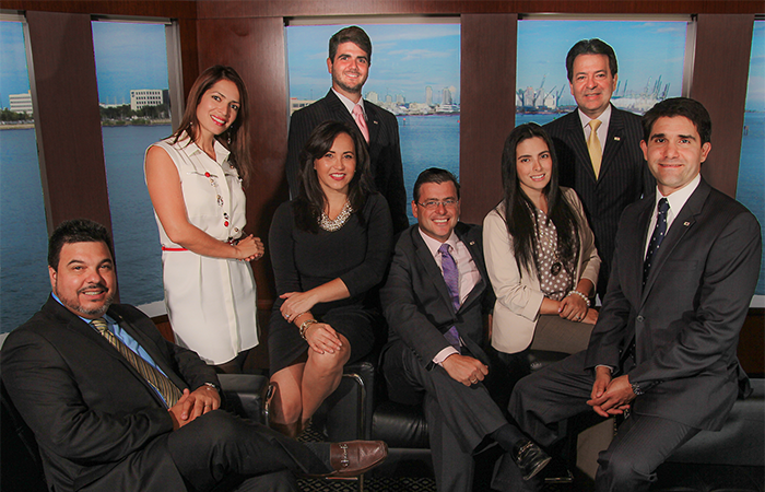 Los miembros de la nueva Junta Directiva del Venezuelan Business Club. Fotografía: Yosh Manrique, fotógrafo de SoFla